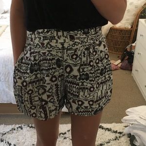 Aztec Print elastic shorts with pockets